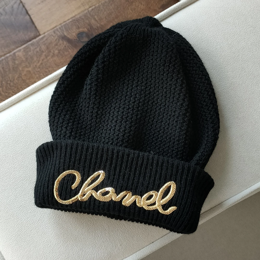 99新 Chanel/香奈儿 Azul-22A黑金山羊绒亮片字母冷帽/49774