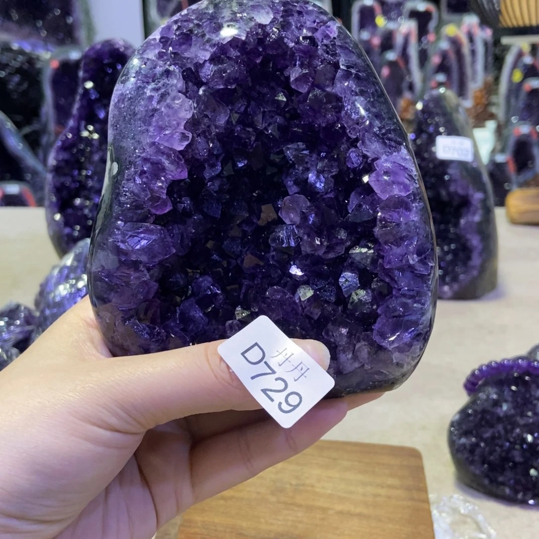 未镶嵌水晶大型摆件（非配饰）