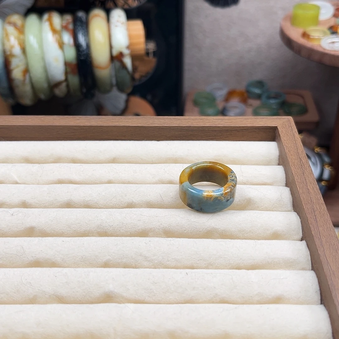 *****蛇纹石玉未镶嵌戒指