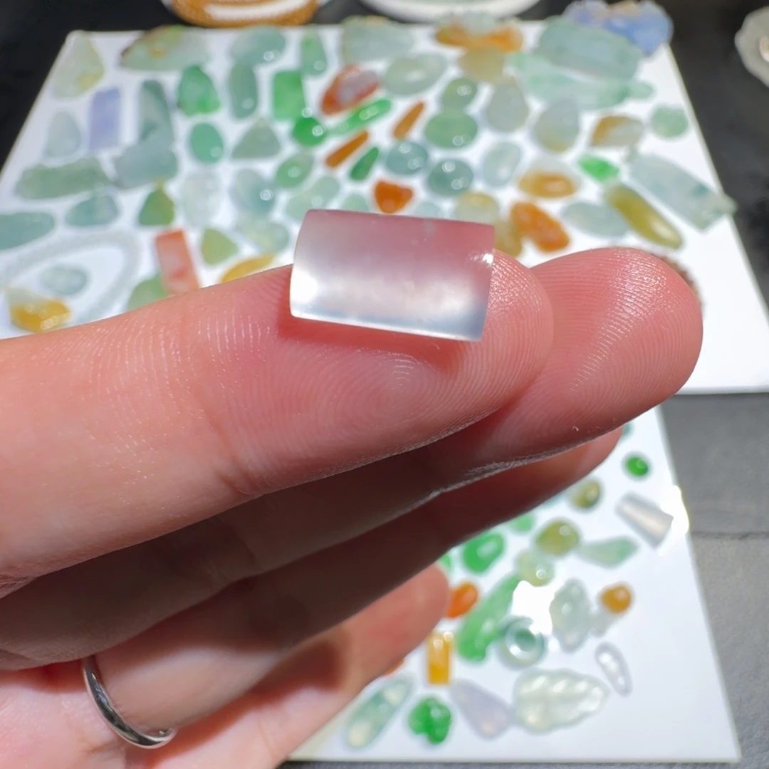 定制翡翠未镶嵌高冰雪花棉马鞍戒面