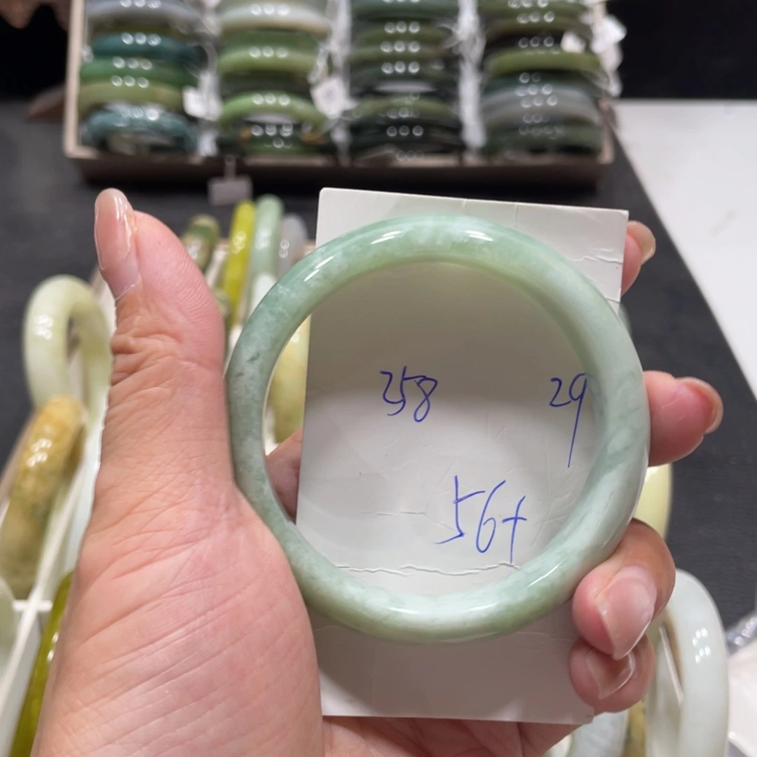 明***山蛇纹石玉未镶嵌手镯