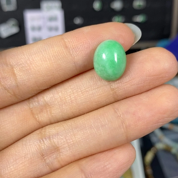 翡翠未镶嵌颈饰淡*翡翠未镶嵌颈饰