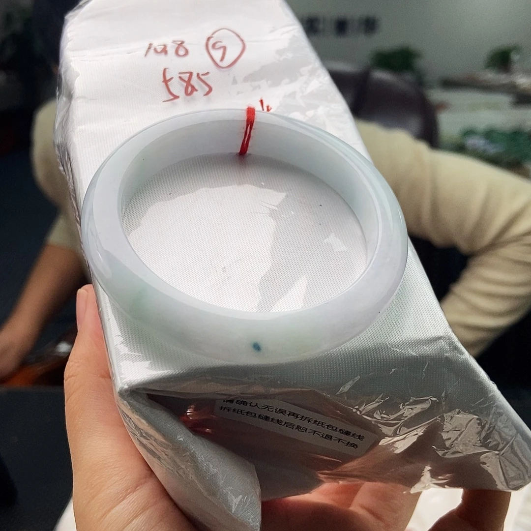 翡翠未镶嵌手镯颜色多样性发拍一发一