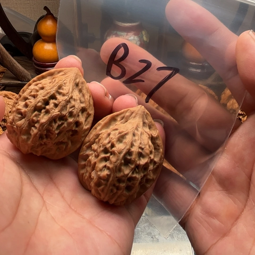 文玩核桃吊坠石鸡