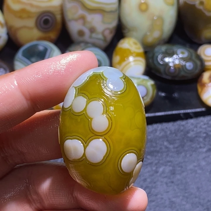 玛瑙/玉髓未镶嵌珠宝半成品40