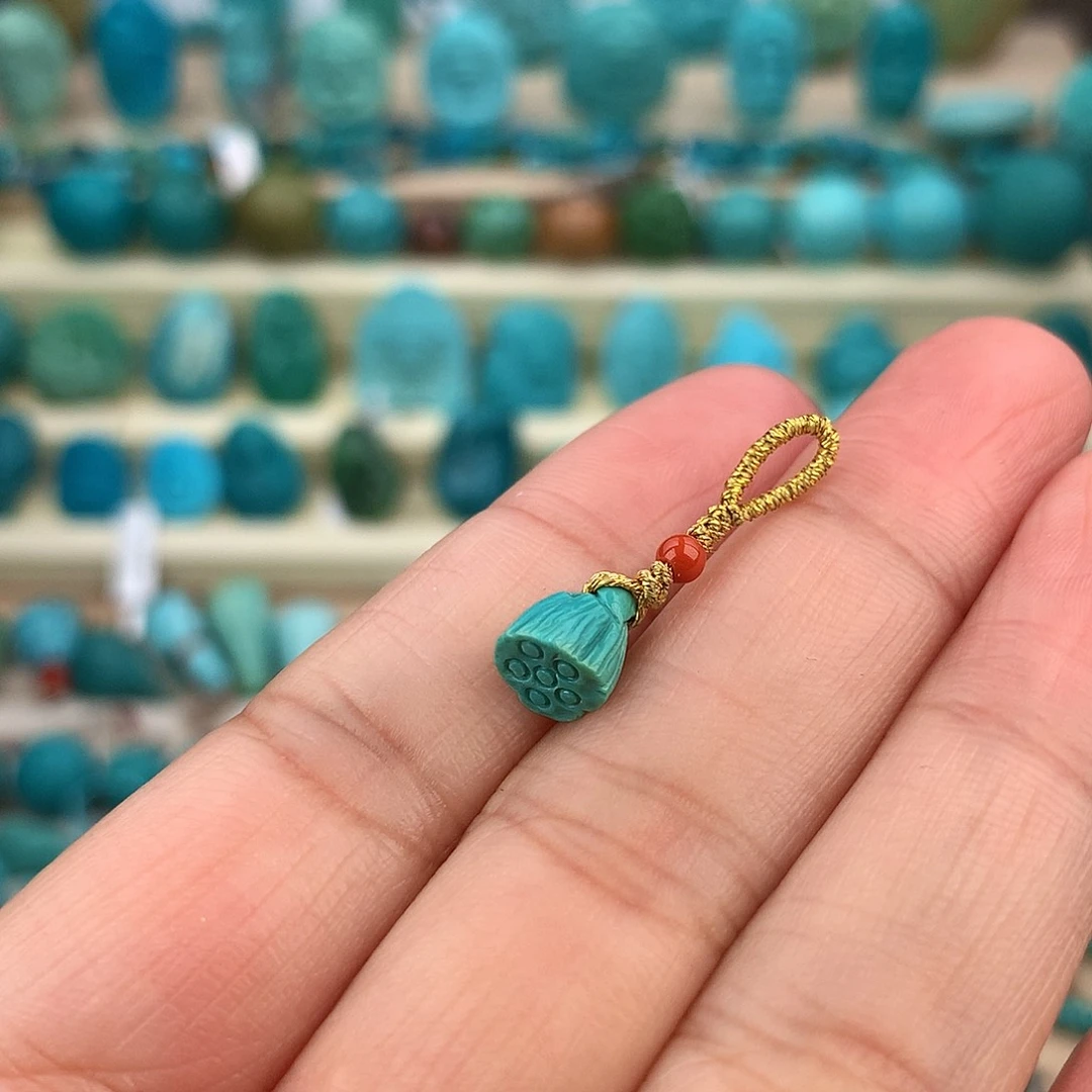 绿松石未镶嵌珠宝奇石