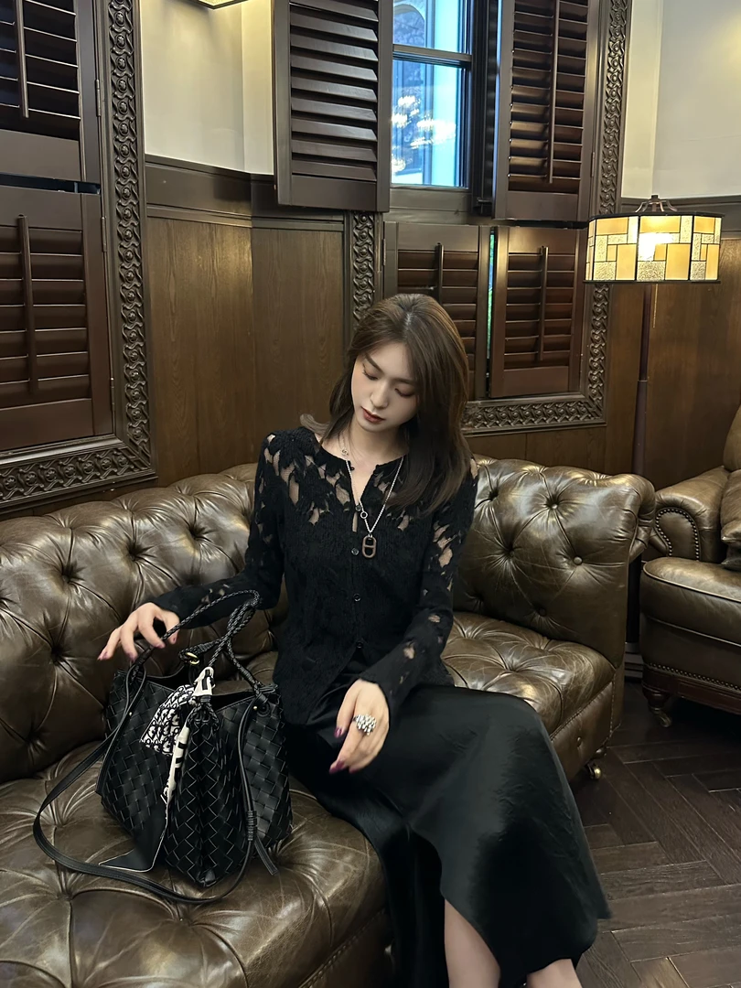 LUOZHIYIN/罗知音T112121F春夏设计感蕾丝衫开衫