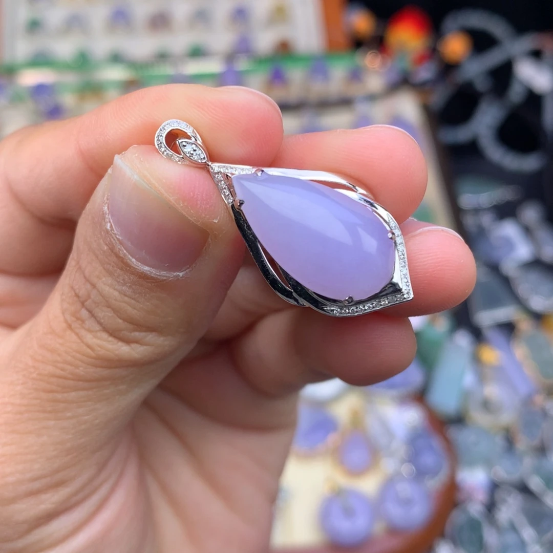 翡翠吊坠(不含链)18K金镶嵌梁*亿