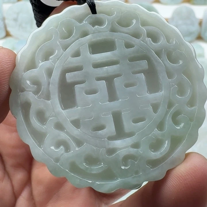 翡翠未镶嵌颈饰天然缅甸A货翡翠