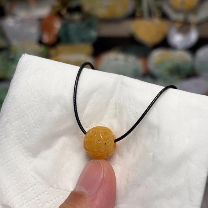 翡翠颈饰未镶嵌吊坠