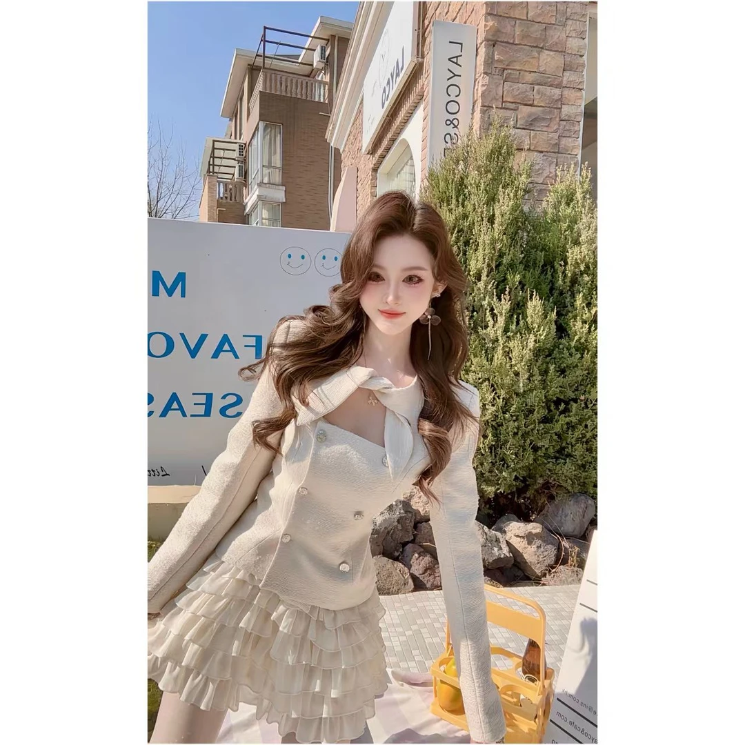 曼曼【爱恋曲~】 小方领蝴蝶结外套双排扣短款外套