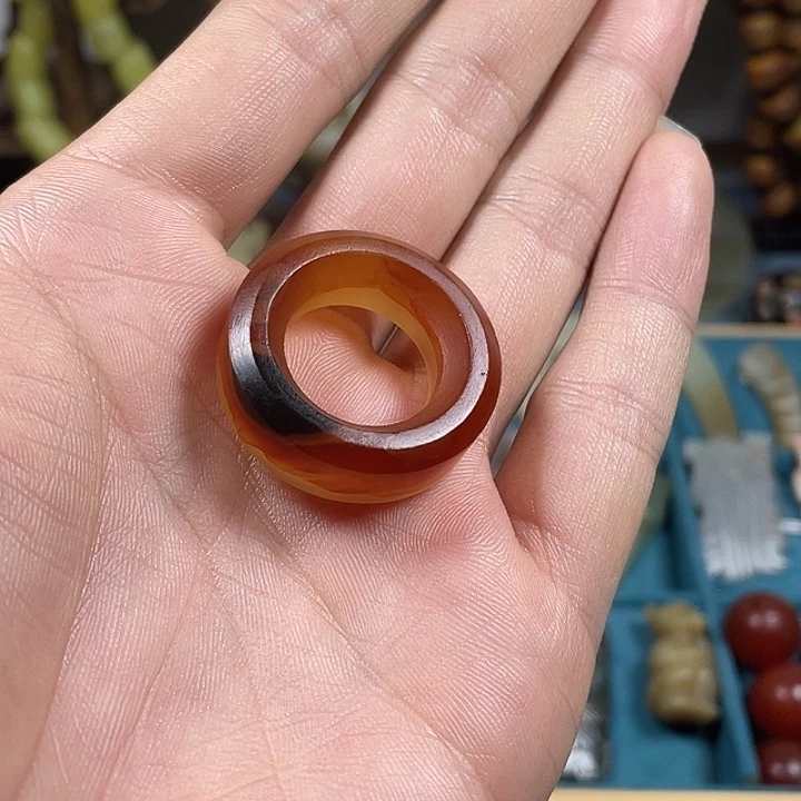 j***e和田玉（糖玉）未镶嵌挂件