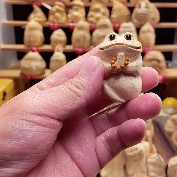 竹竹根雕金蟾手把件