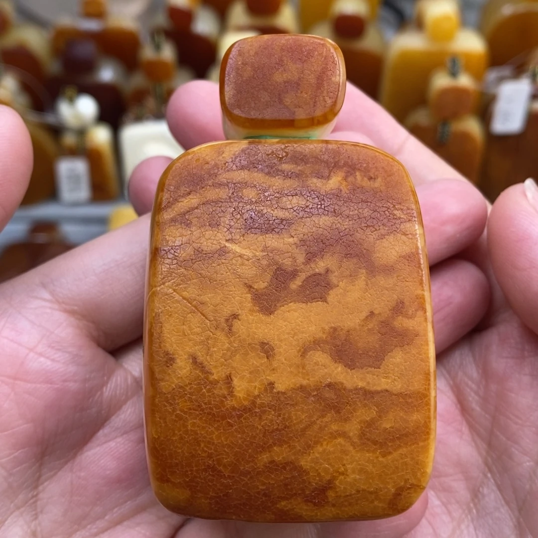 蜜蜡未镶嵌珠宝奇石