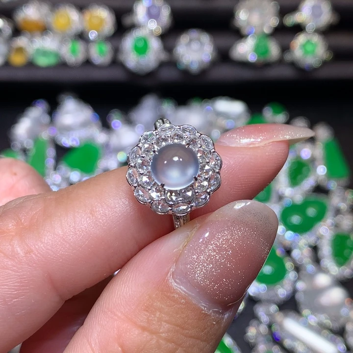 翡翠18K金镶嵌戒指玻璃蛋