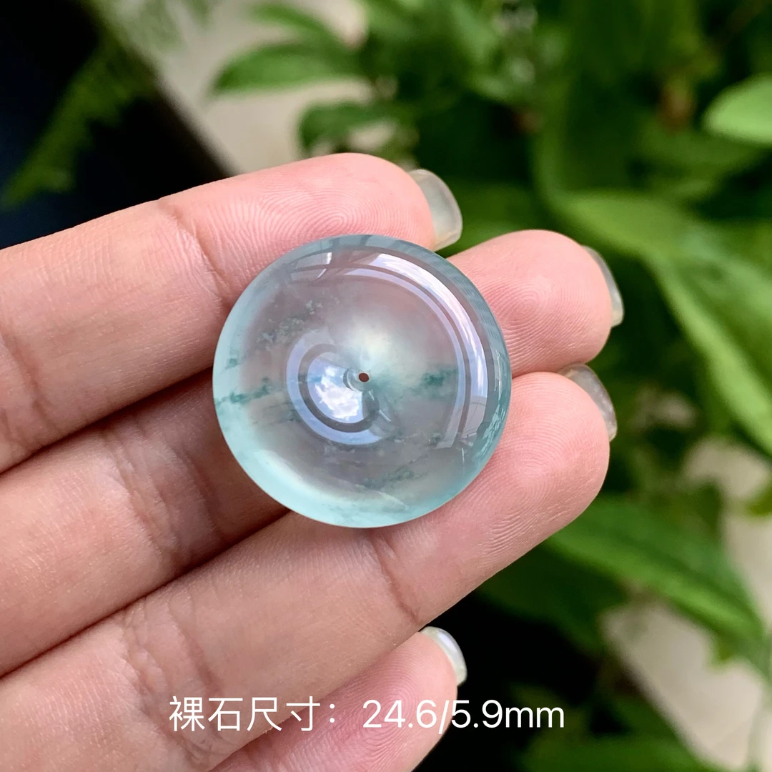 翡翠颈饰高冰玻起强光形体厚实饱满底子透亮翡翠飘花平安扣吊坠