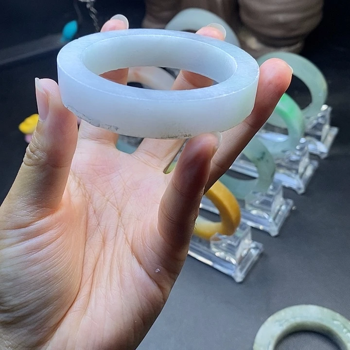 未镶嵌手镯福利定制翡翠
