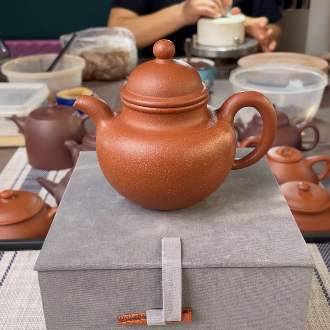 茶壶紫砂半手工红降坡掇球壶210cc