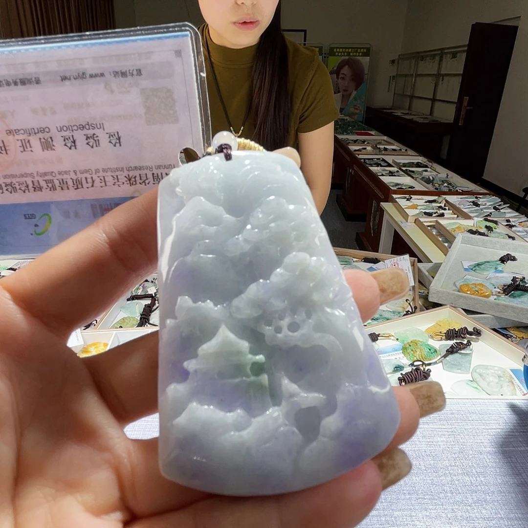 翡翠未镶嵌颈饰一
