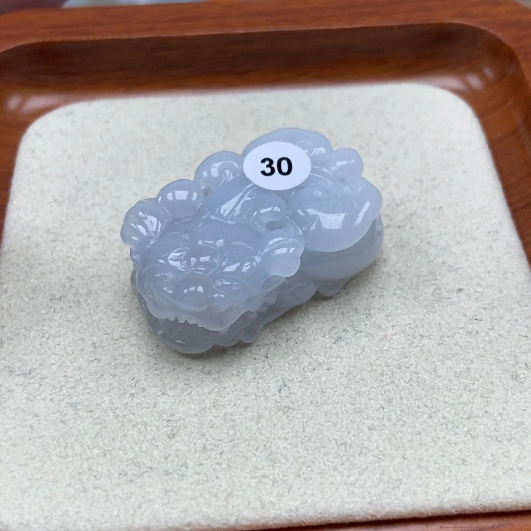 翡翠未镶嵌颈饰如意貔貅