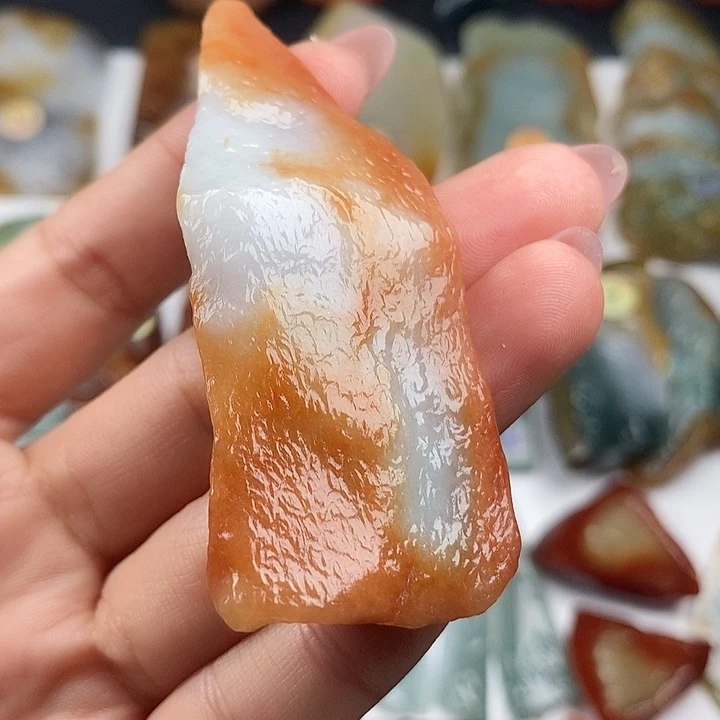 颈饰未镶嵌翡翠天然