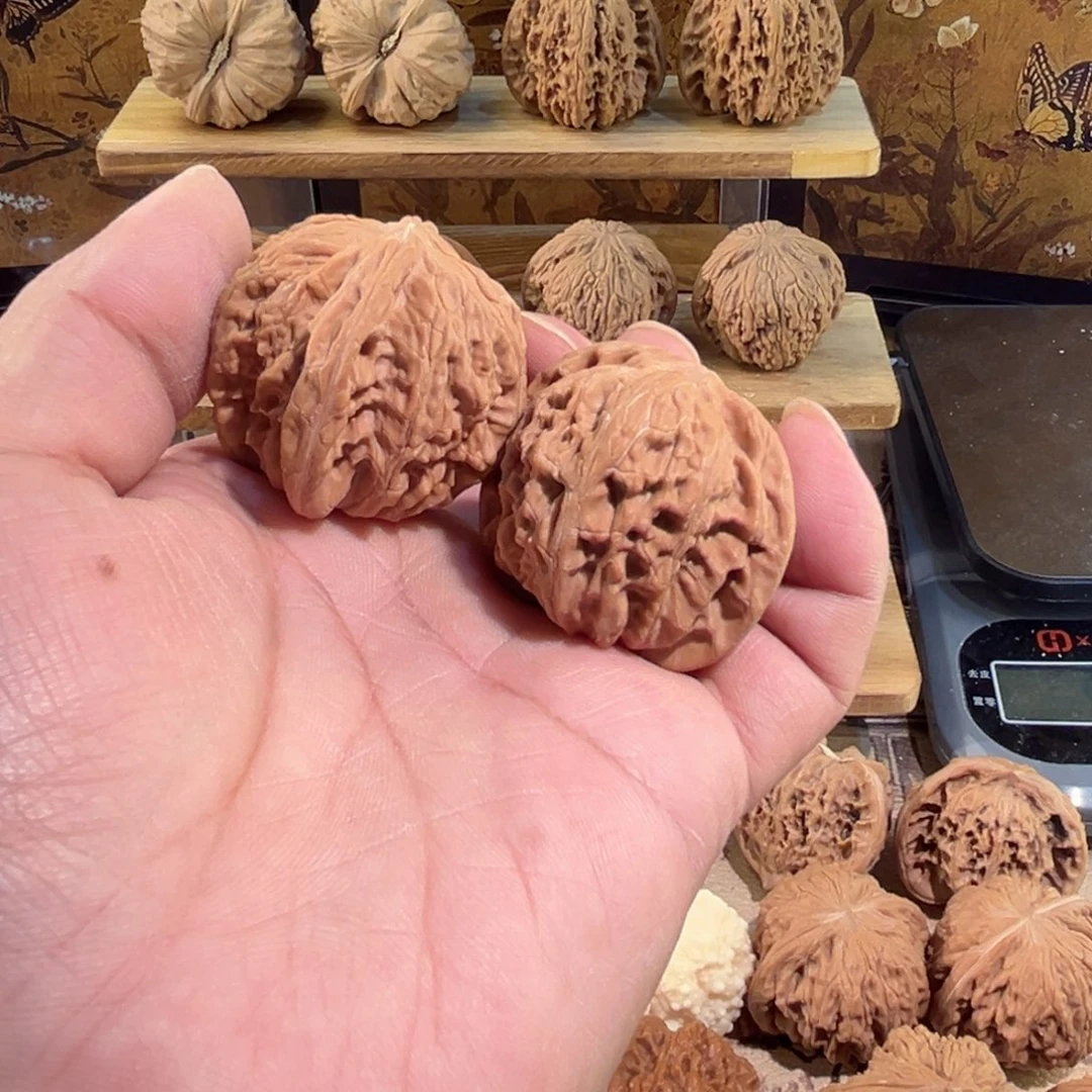 把件文玩核桃J****、