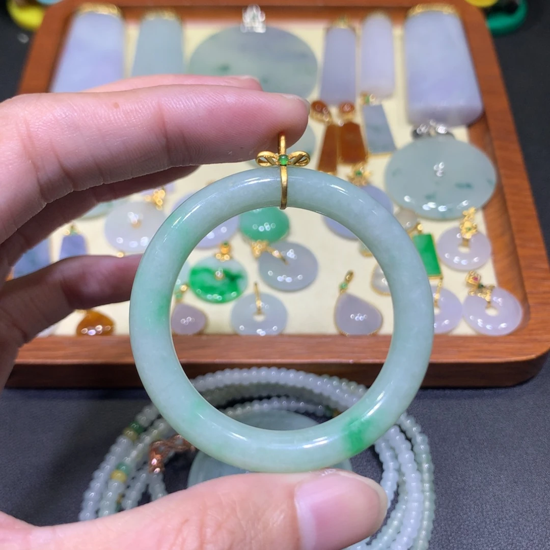 吊坠(不含链)18K金镶嵌翡翠