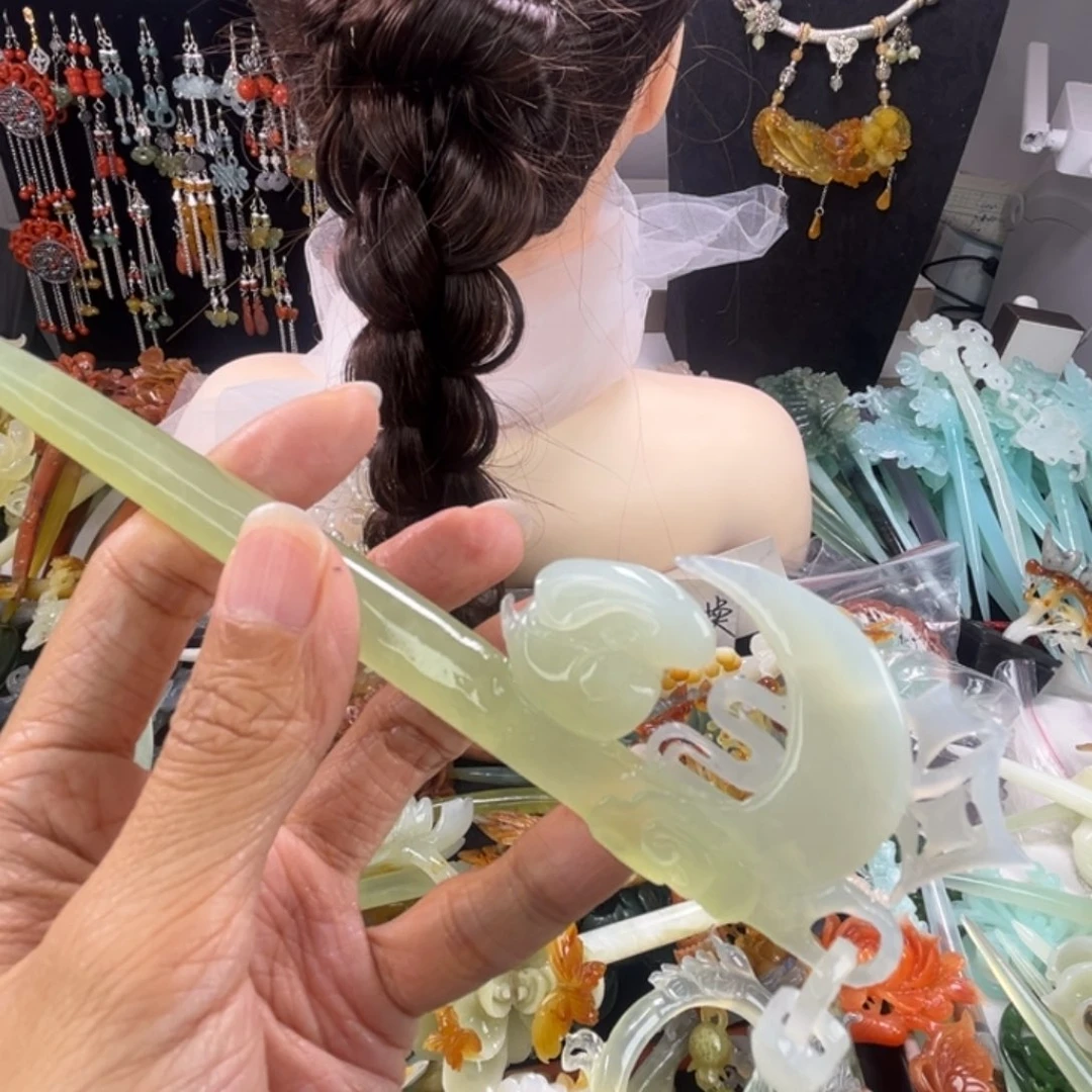 未镶嵌岫玉发饰瑕疵
