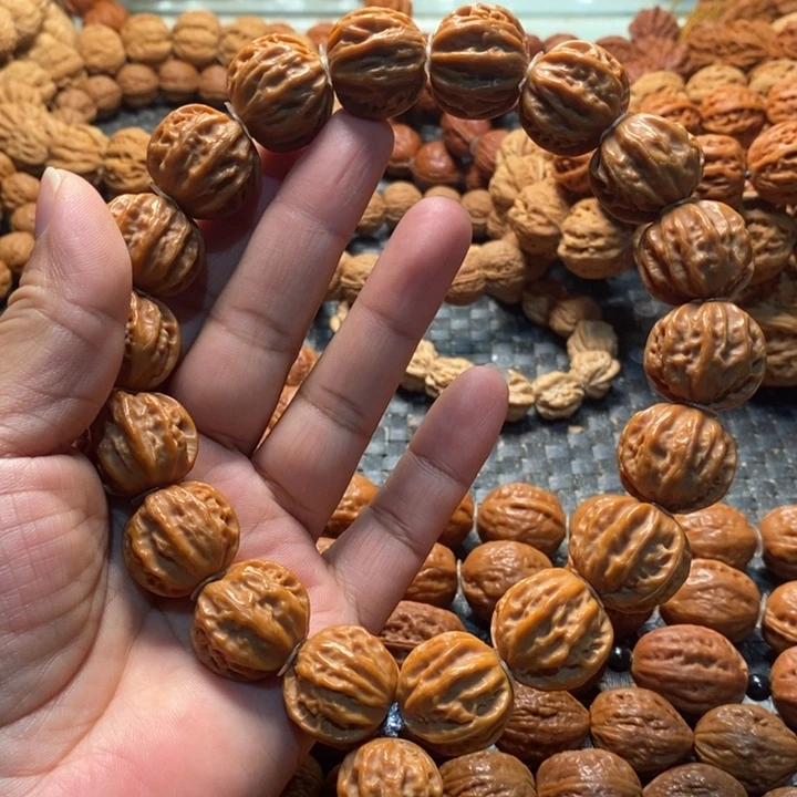 本***色手串文玩核桃树王八棱