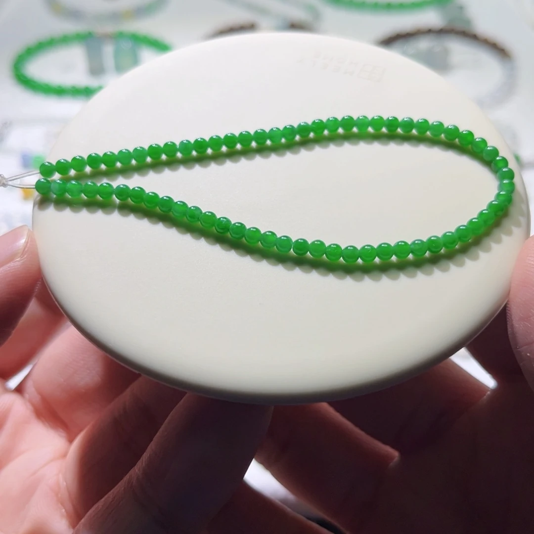 散珠翡翠裸石66颗3mm