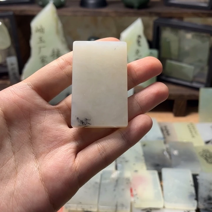 蛇纹石玉合金颈饰