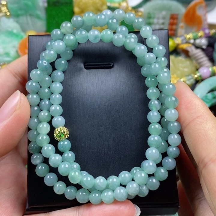 翡翠吊坠(赠链)未镶嵌