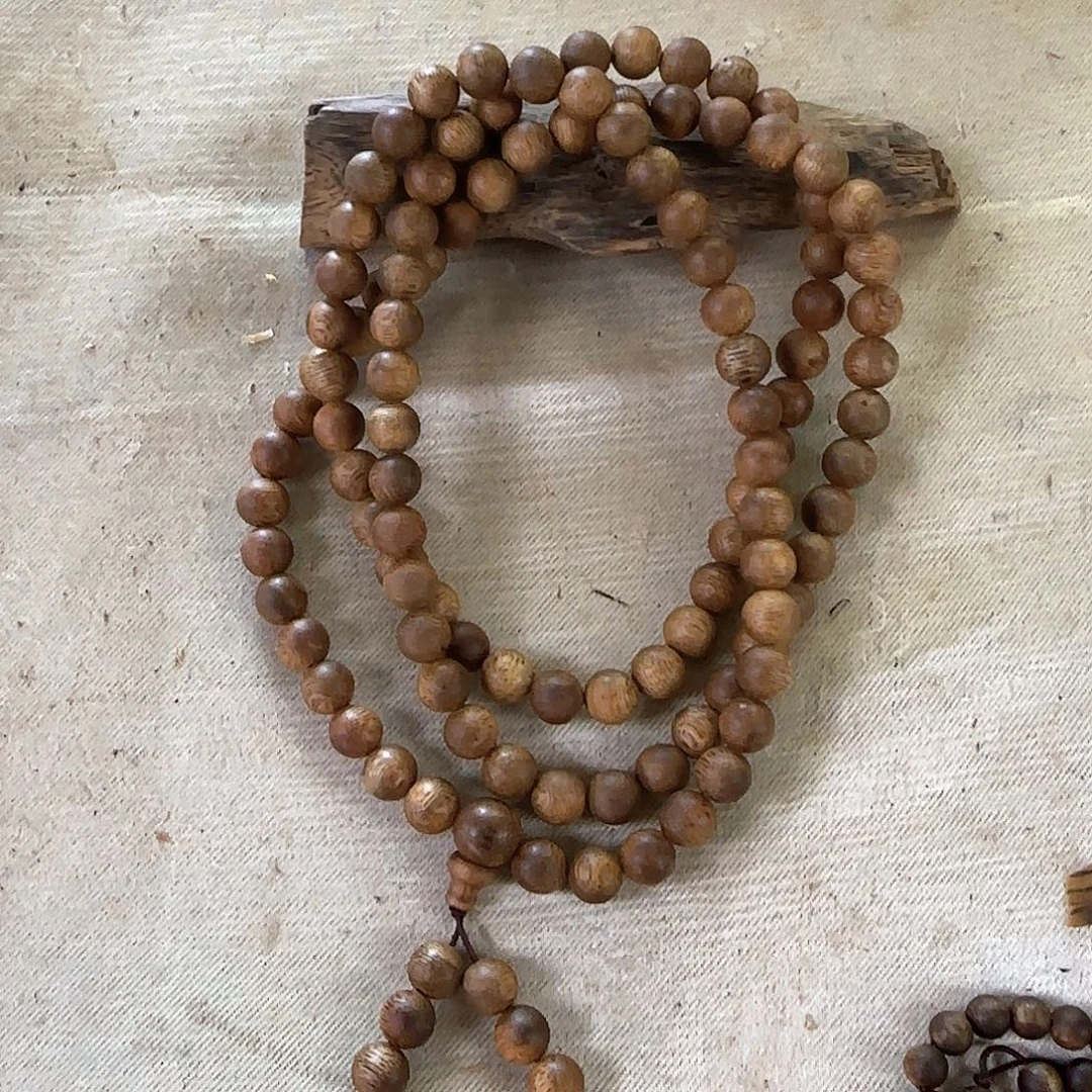 沉香碎屑沉香白棋母树08圆珠多圈沉水级51克多样性发一