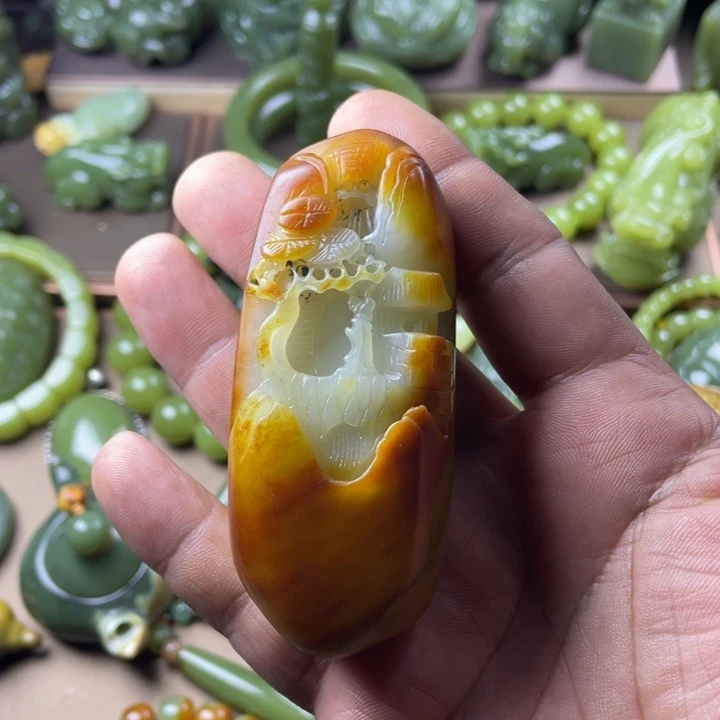 岫岩老玉（透闪石质玉）未镶嵌颈饰