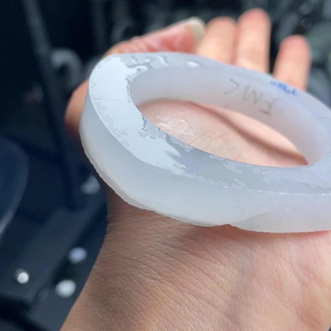 定制翡翠未镶嵌手镯