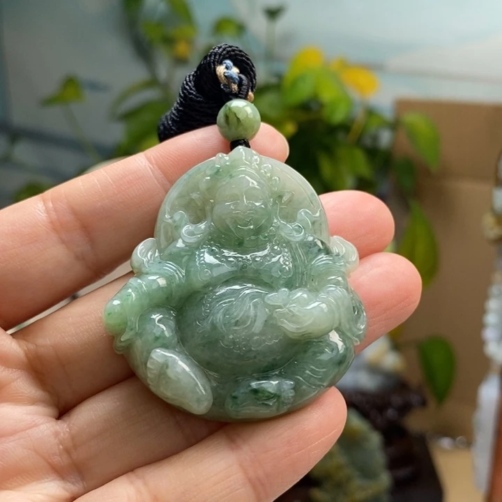 翡翠未镶嵌颈饰黄财神