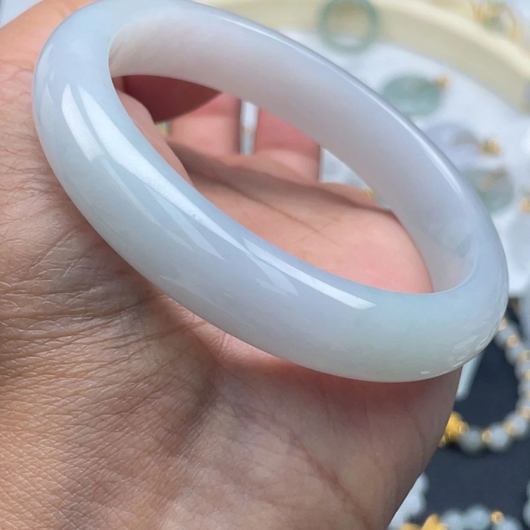 翡翠未镶嵌手镯白月光