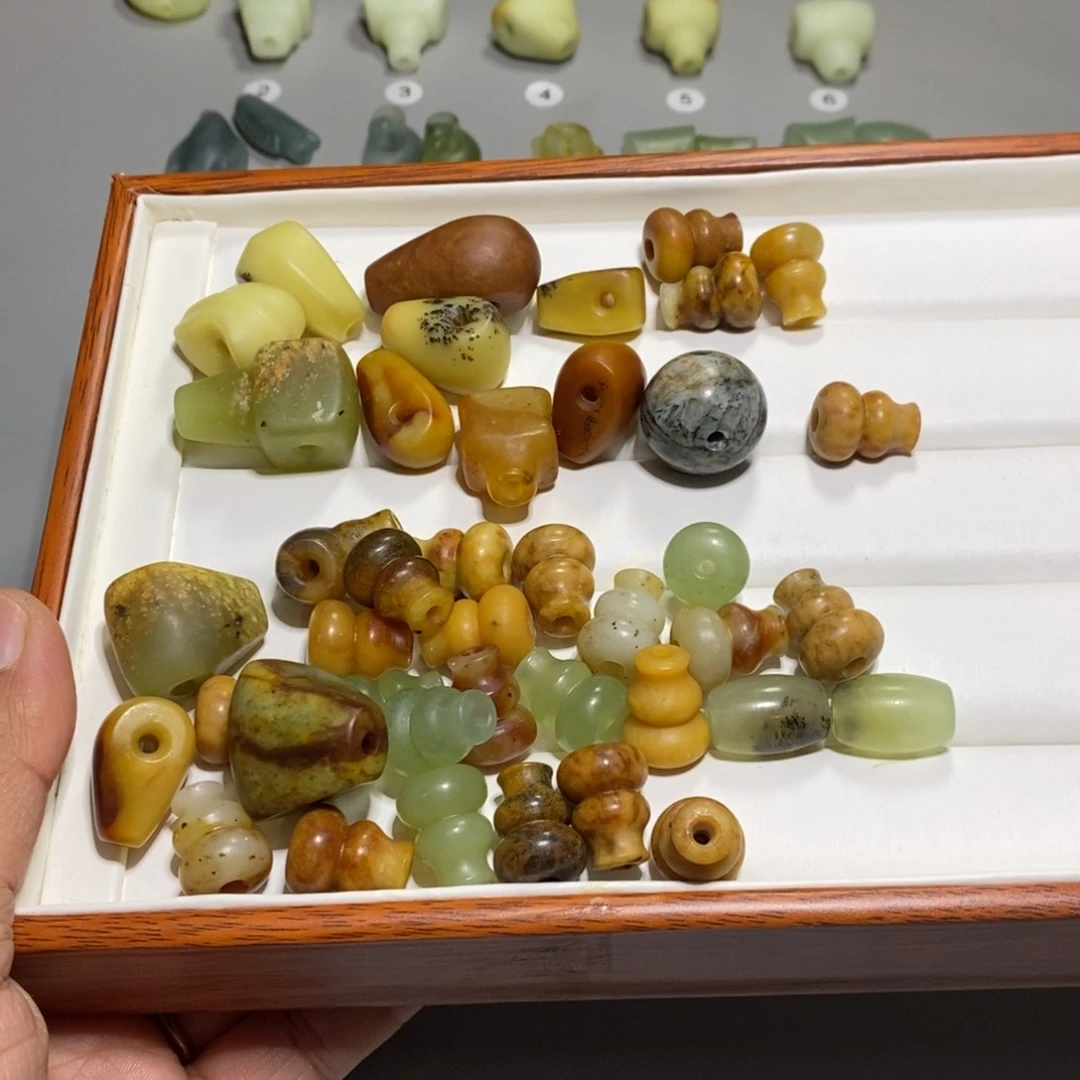 蛇纹石玉未镶嵌颈饰琪**胜