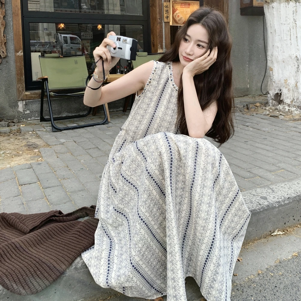复古减龄民族风印花无袖连衣裙女2025夏季云南度假旅游氛围感长裙