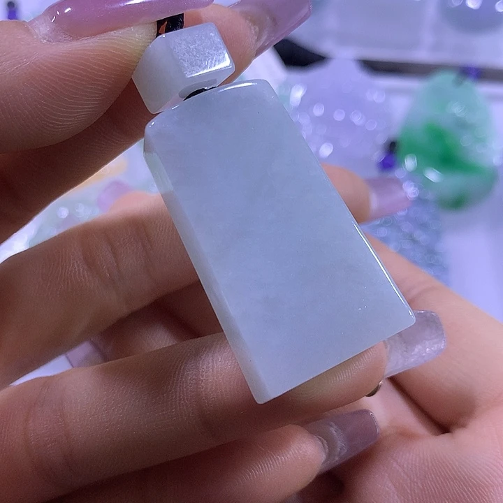 翡翠未镶嵌颈饰天然翡翠A货吊坠