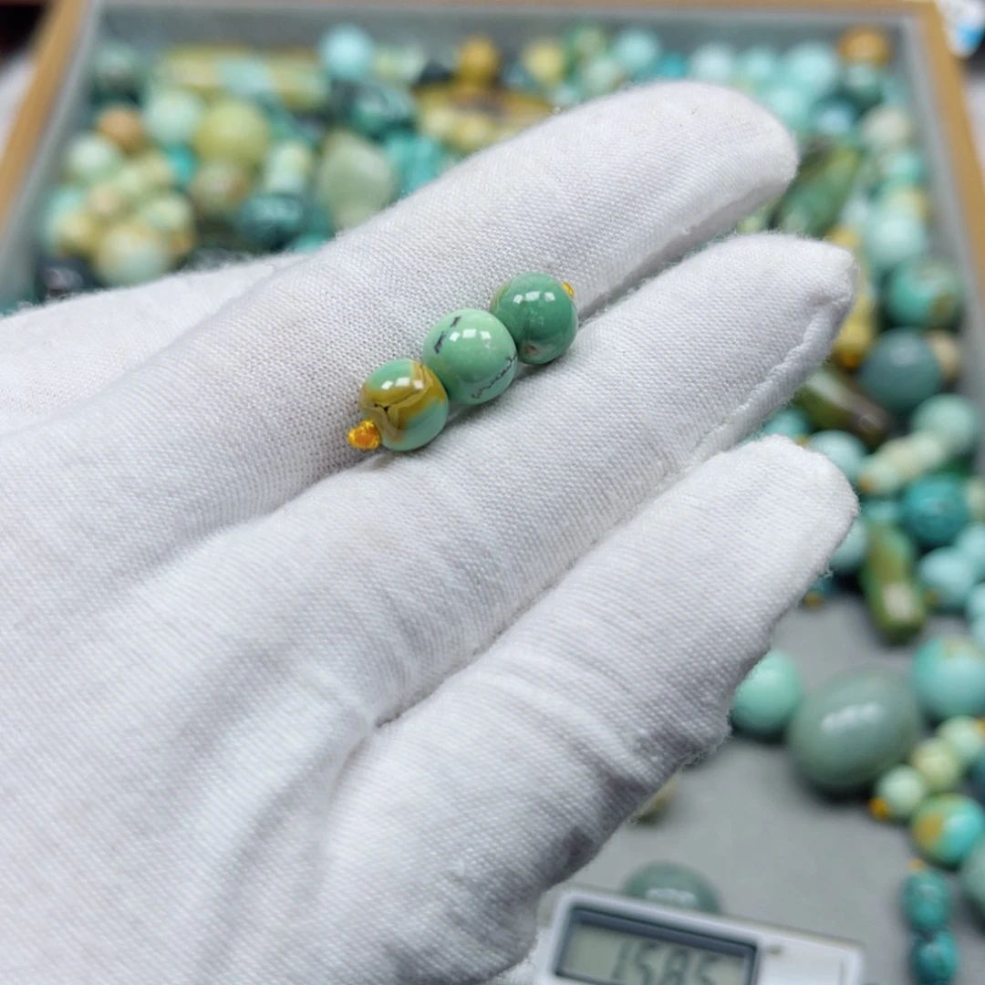 绿松石未镶嵌挂件