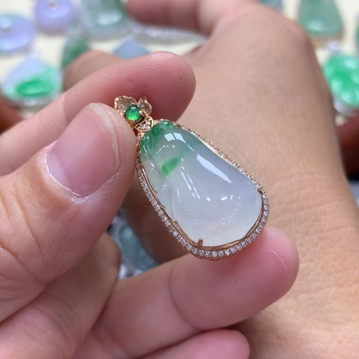 翡翠18K金镶嵌吊坠(不含链)