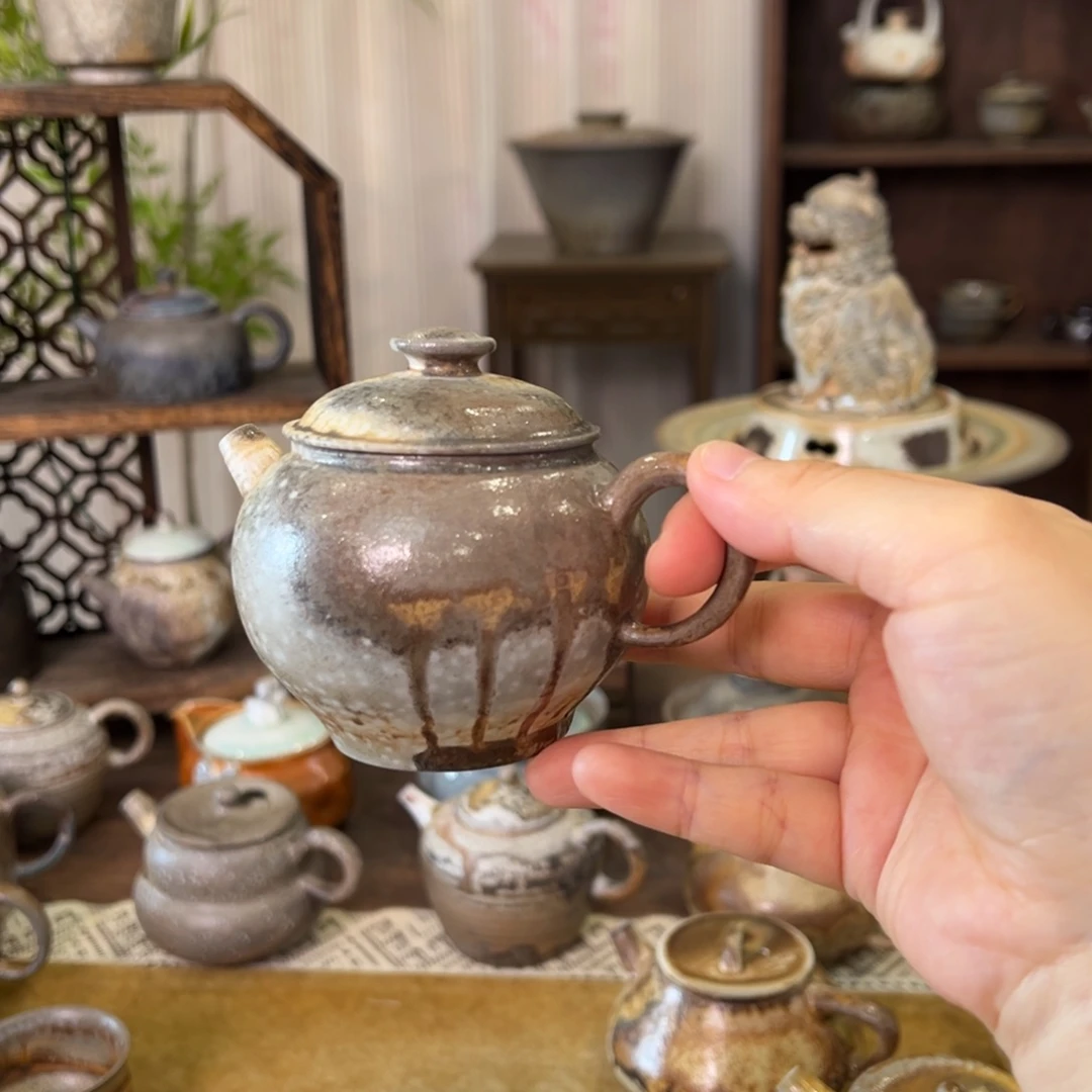 13中白窑藏掇球壶