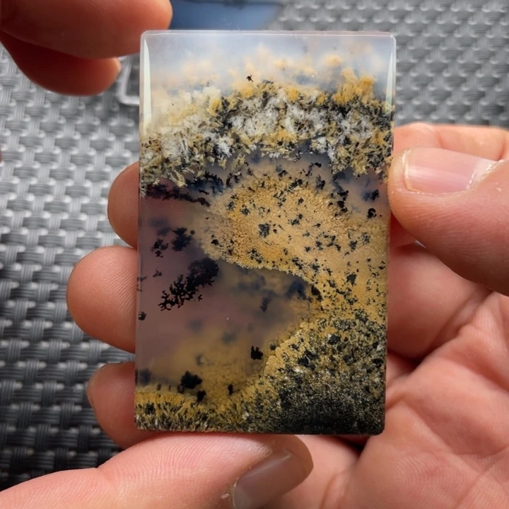 练***生玛瑙/玉髓未镶嵌颈饰