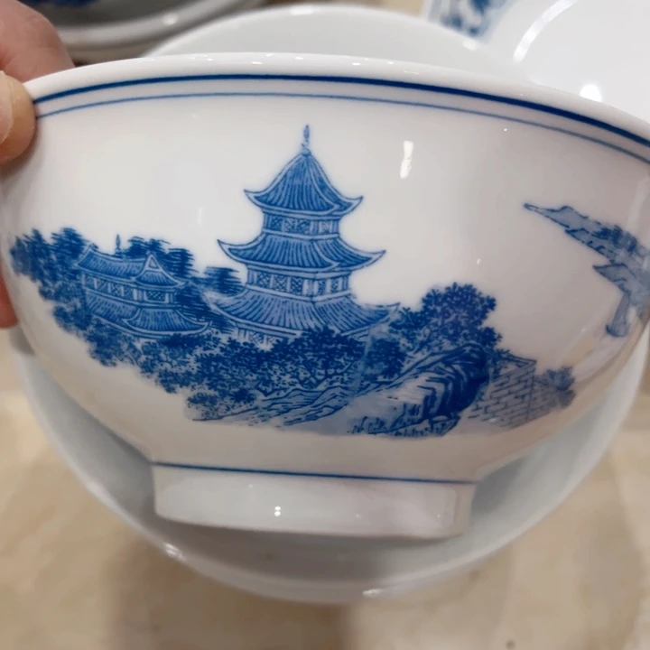 碟釉下青花瓷器的造型