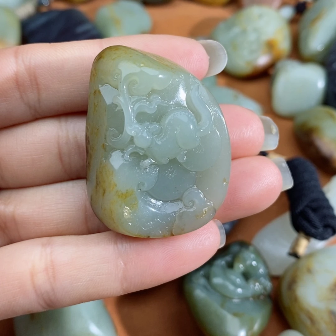 和田玉未镶嵌颈饰