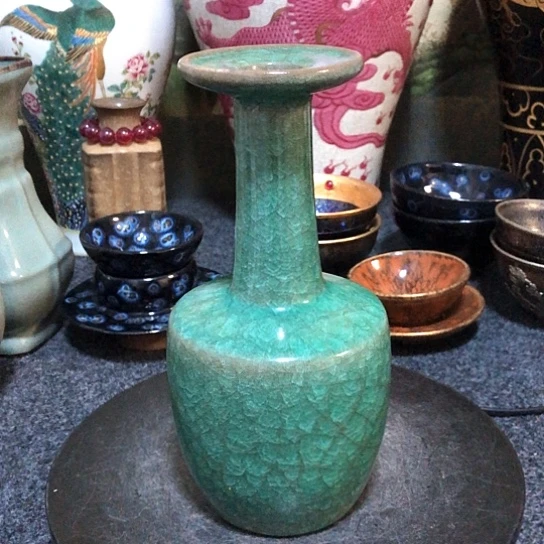 瓷片瓷器一件，品相完好