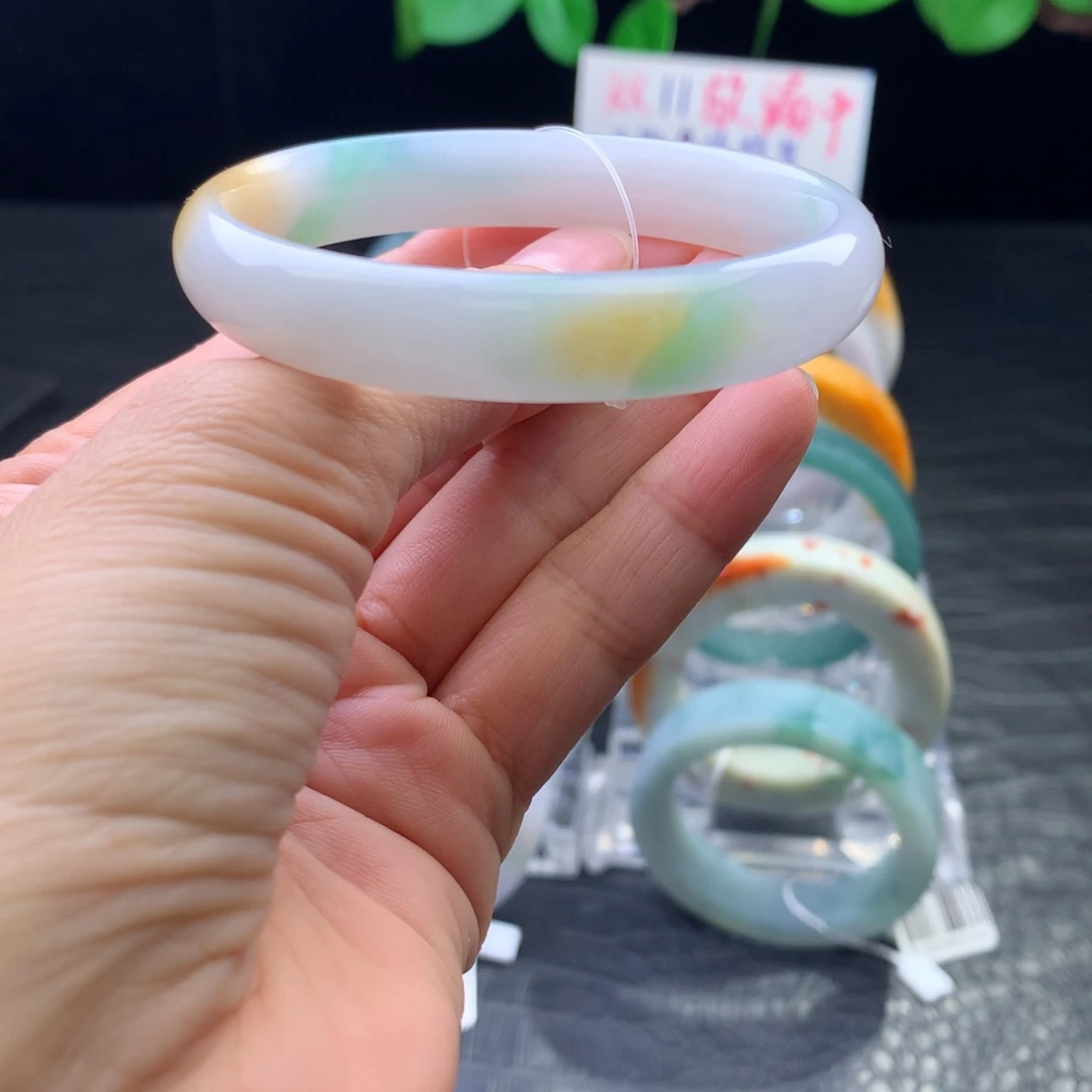 定制翡翠未镶嵌手镯定制