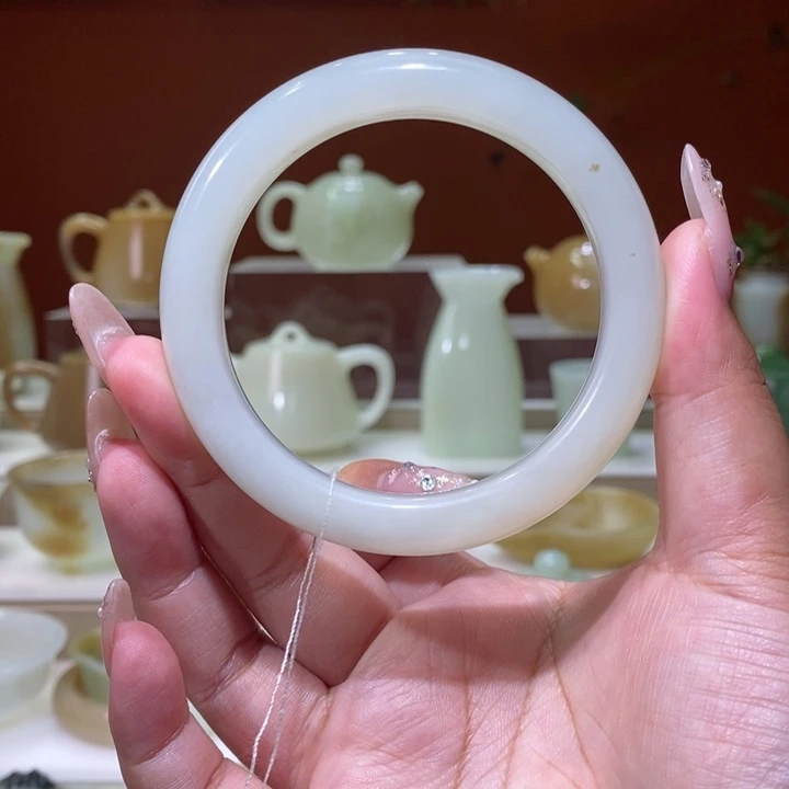未镶嵌和田玉摆件白玉飘花手镯微瑕福利58.8mm