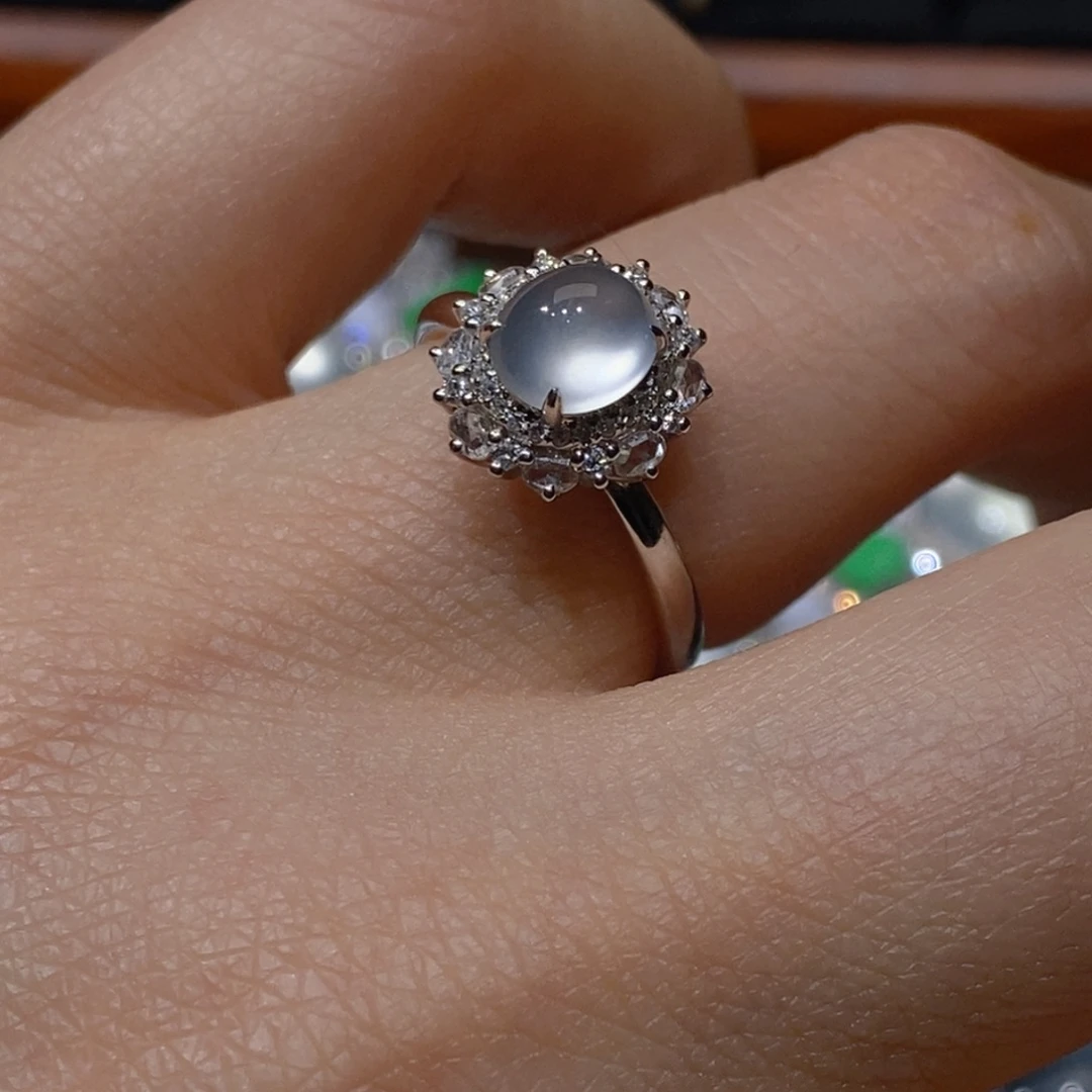 翡翠18K金镶嵌戒指